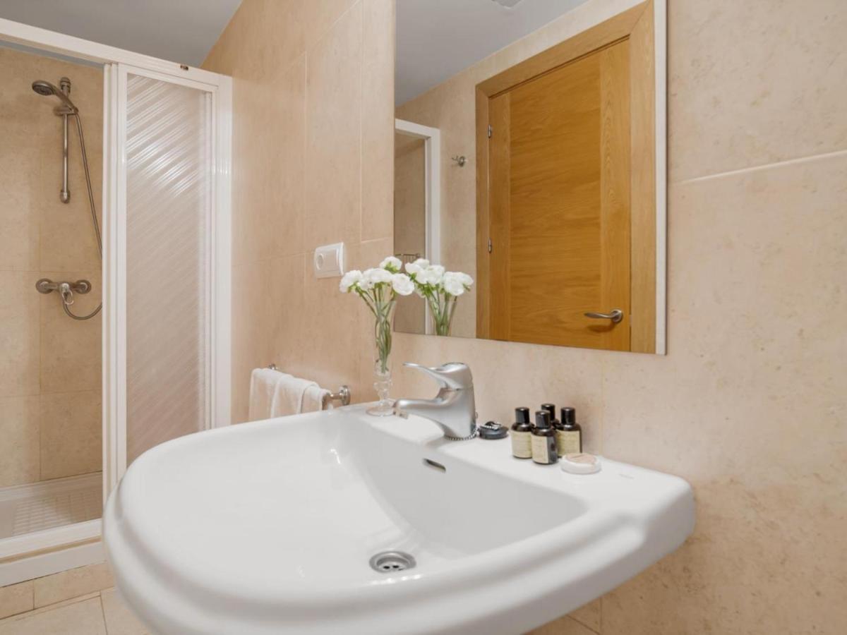 Apartamento De 2 Dormitorios En Playas Del Duque Marbella Exterior foto