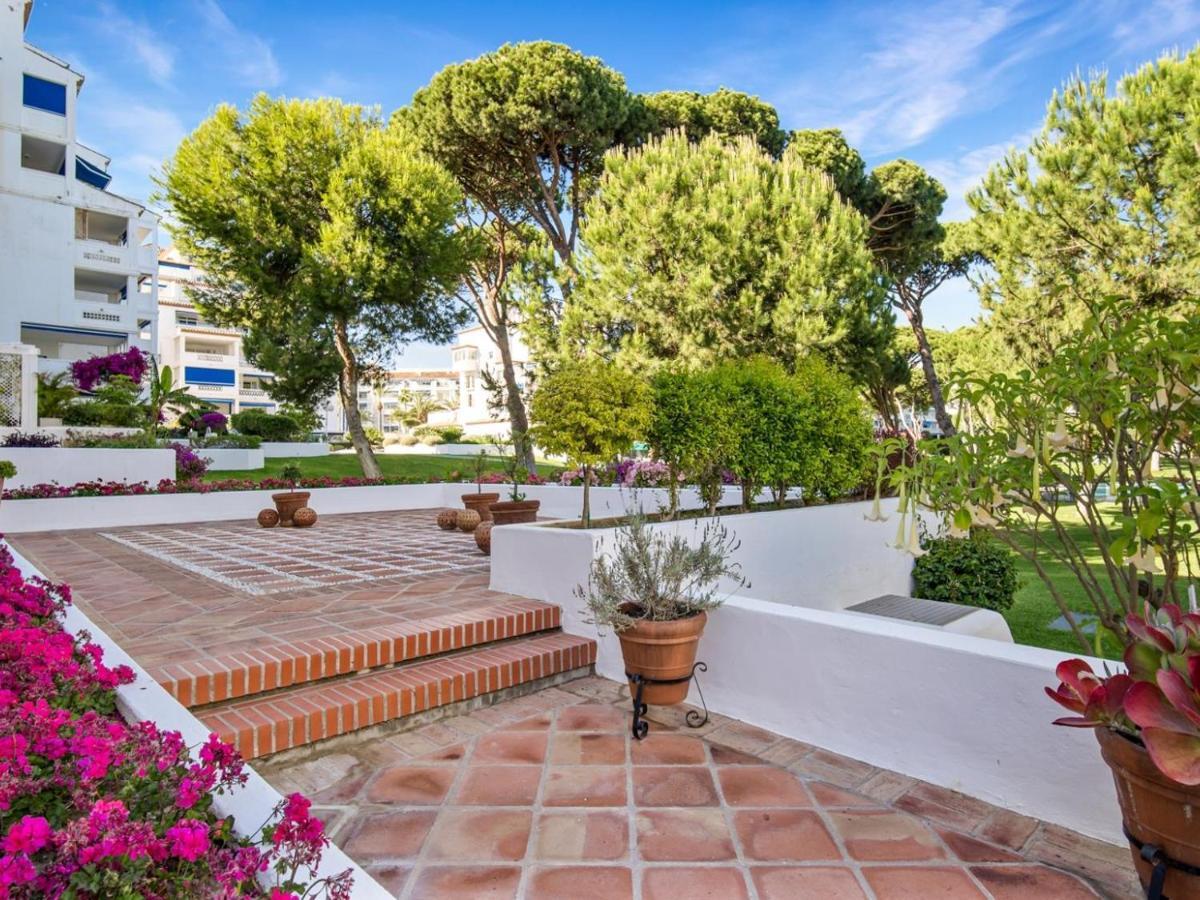 Apartamento De 2 Dormitorios En Playas Del Duque Marbella Exterior foto